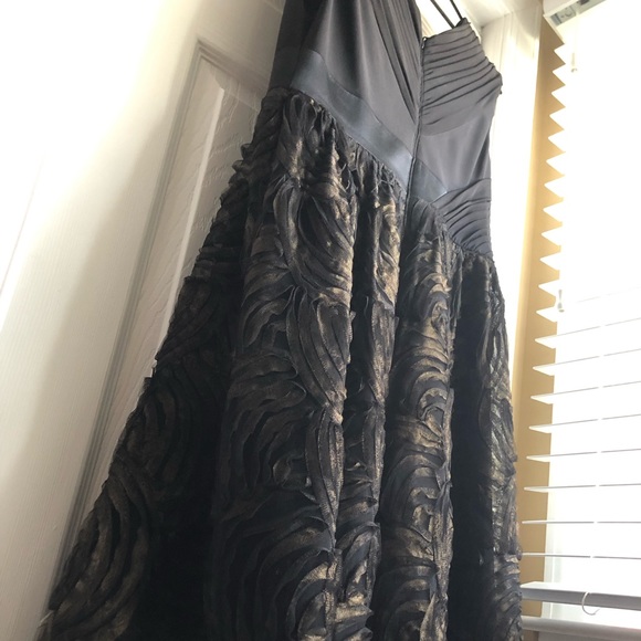 Black & Gold Adrianna Papell Dress with rosettes - Picture 4 of 7